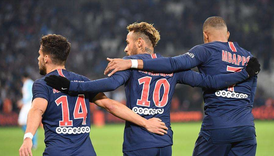  里尔vs巴黎焦点战，VAR介入改判引争议  