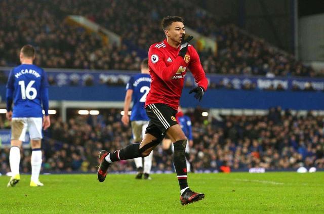  勒沃库森进攻多点开花，四球大胜脱离降级区